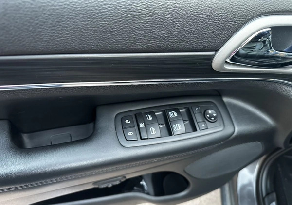 Jeep Grand Cherokee cena 169000 przebieg: 47000, rok produkcji 2019 z Warszawa małe 277